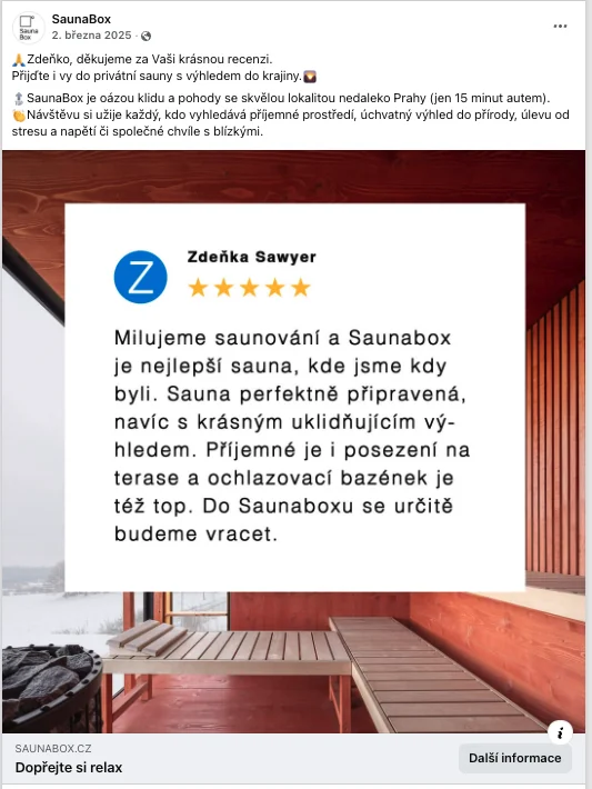 Reklama SaunaBoxu postavená na zákaznické recenzi s pětihvězdičkovým hodnocením vloženým do fotografie sauny